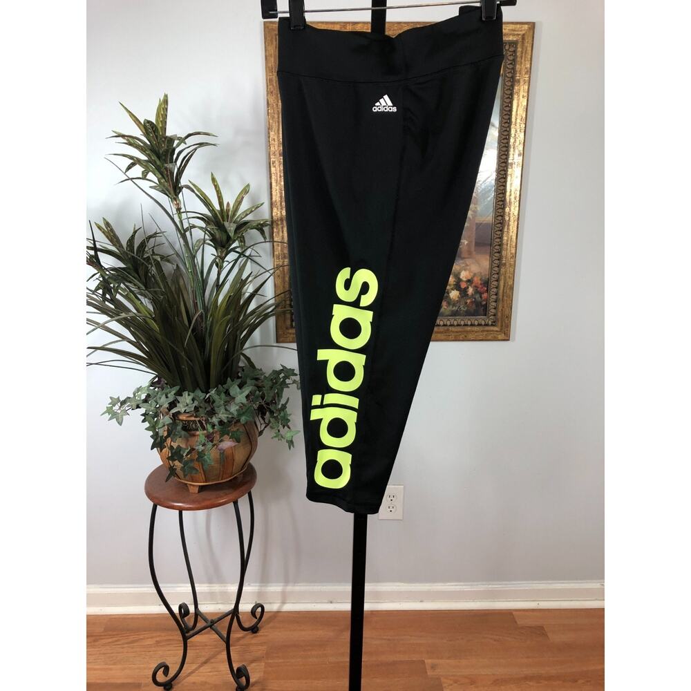 adidas Cropped Pants Women's Size XL Black Activewear Yoga Workout Performance - Picture 2 of 10